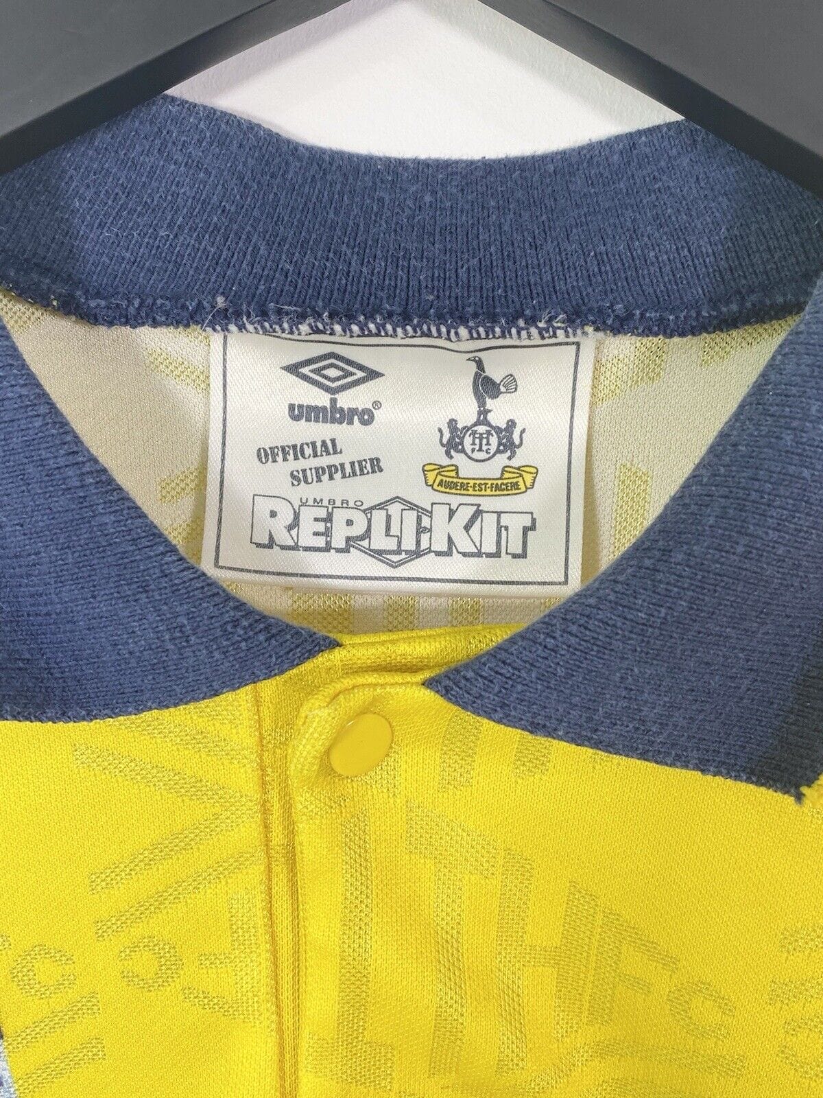 1991/93 LINEKER/SHERINGHAM #10 Tottenham Hotspur Vintage Umbro Away Football Shirt (L) - Image 5