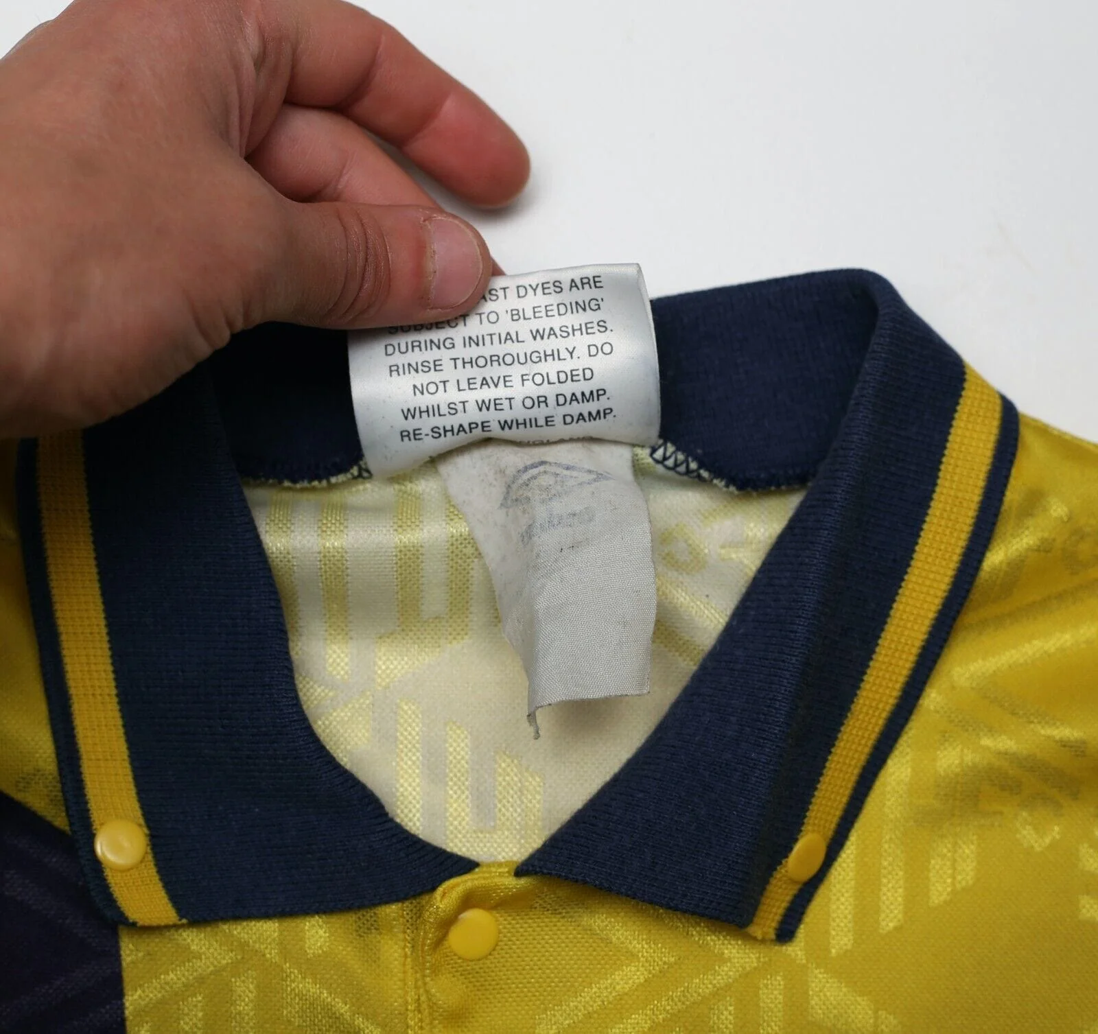 1991/95 Tottenham Hotspur Vintage Umbro Away Football Shirt (L) - Image 10