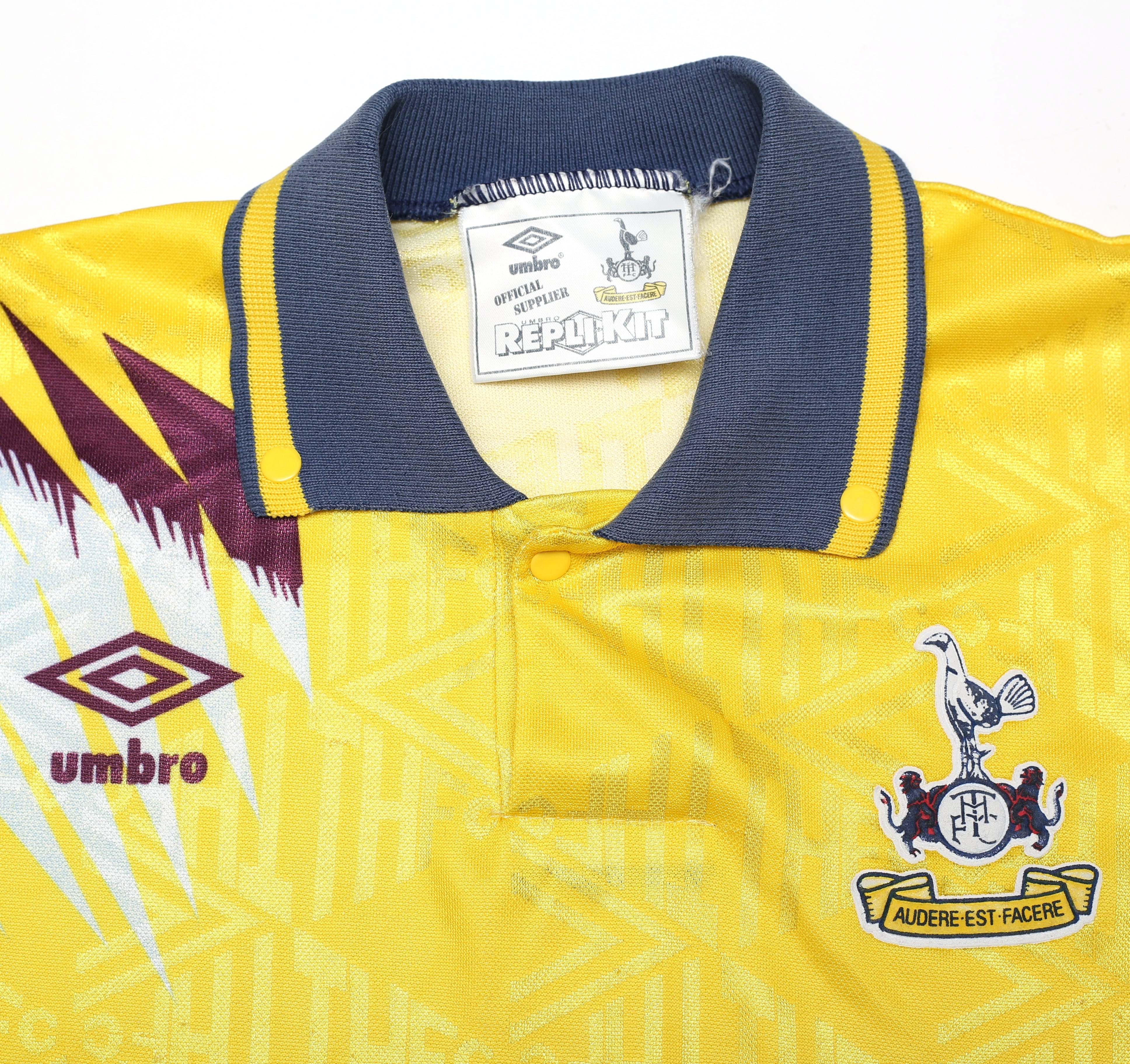 1991/95 Tottenham Hotspur Vintage Umbro Away Football Shirt (LB) - Image 11