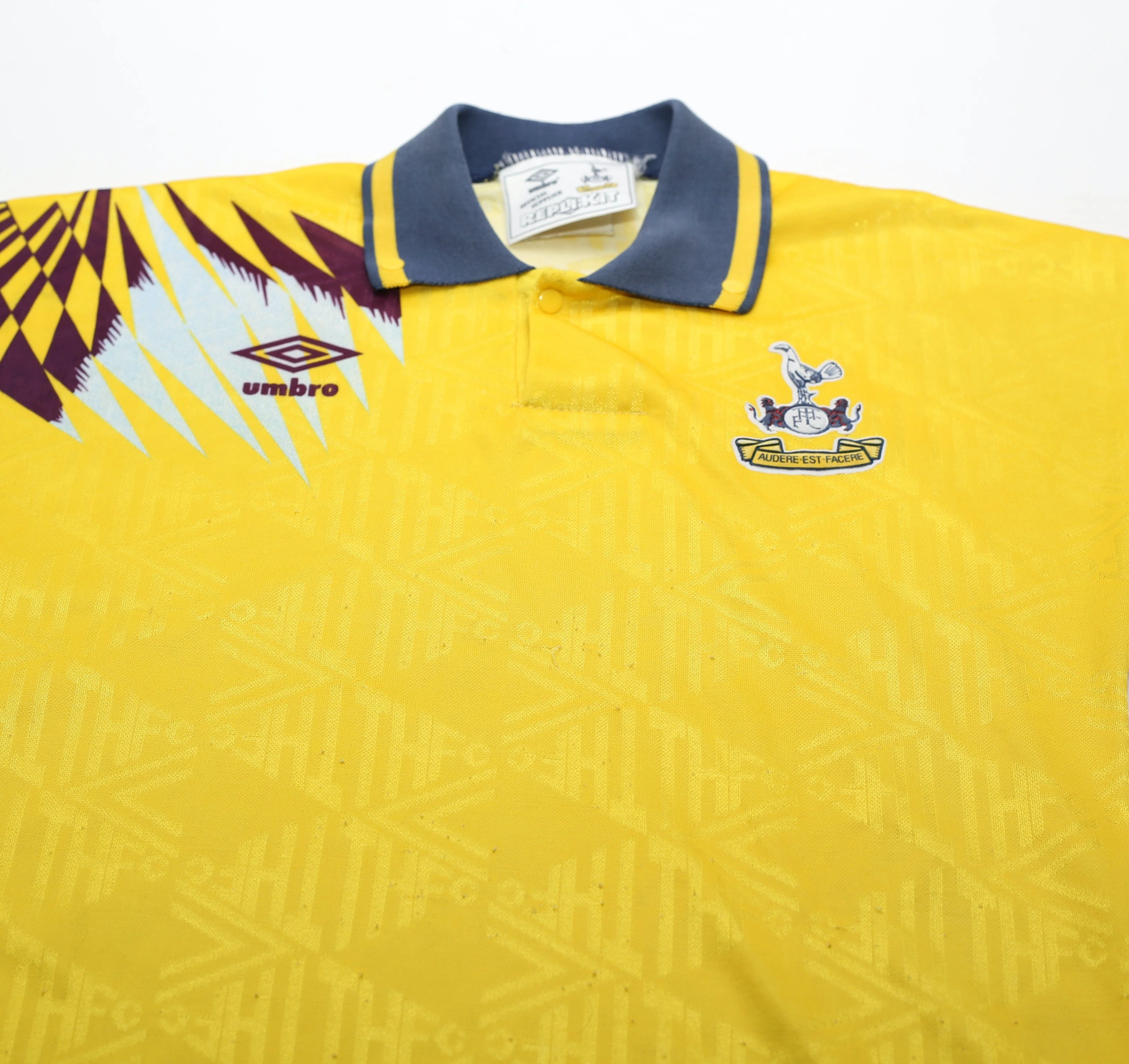 1991/95 Tottenham Hotspur Vintage Umbro Away Football Shirt (LB) - Image 4