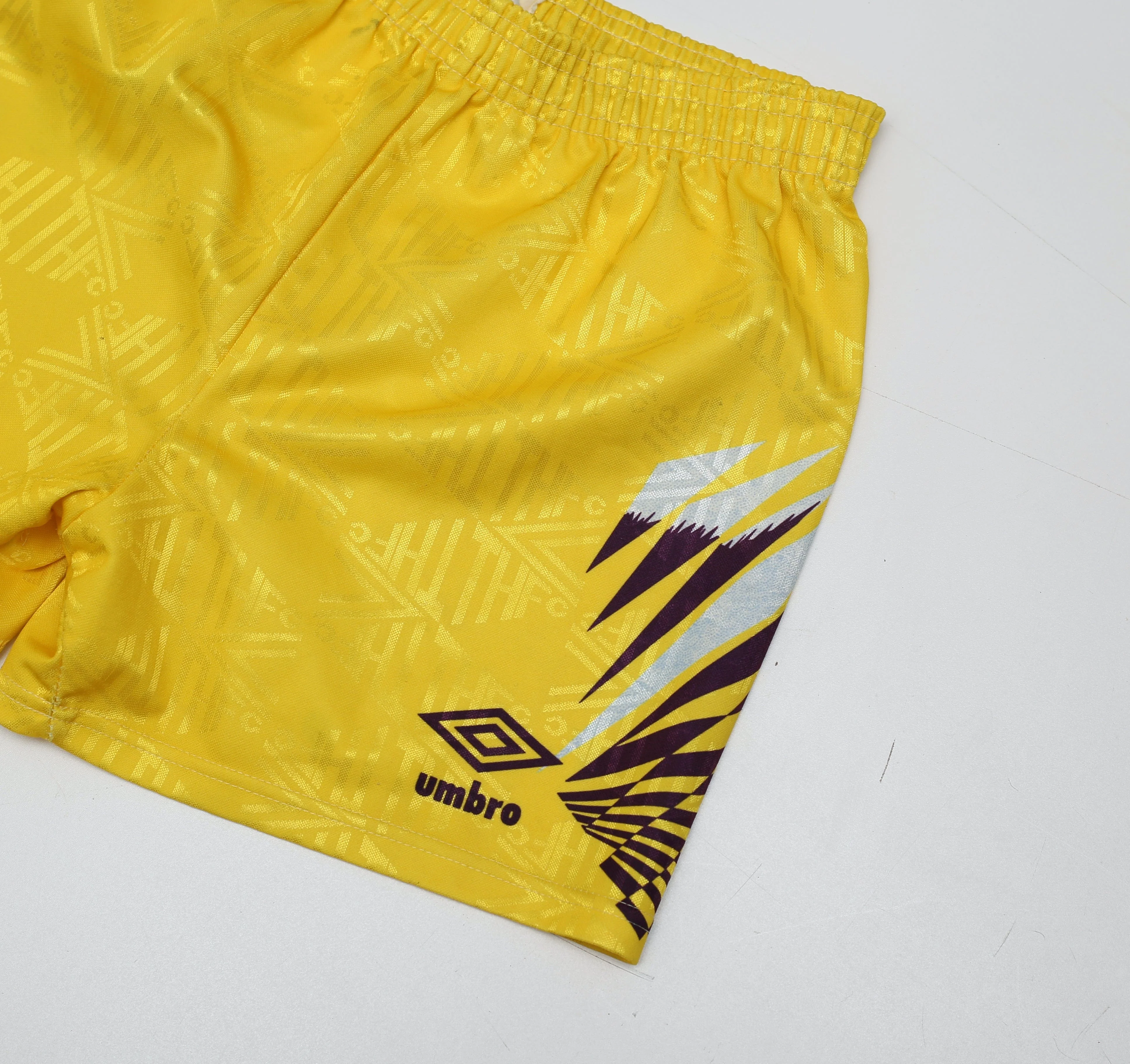1991/95 Tottenham Hotspur Vintage Umbro Away Football Shorts (LB) - Image 3