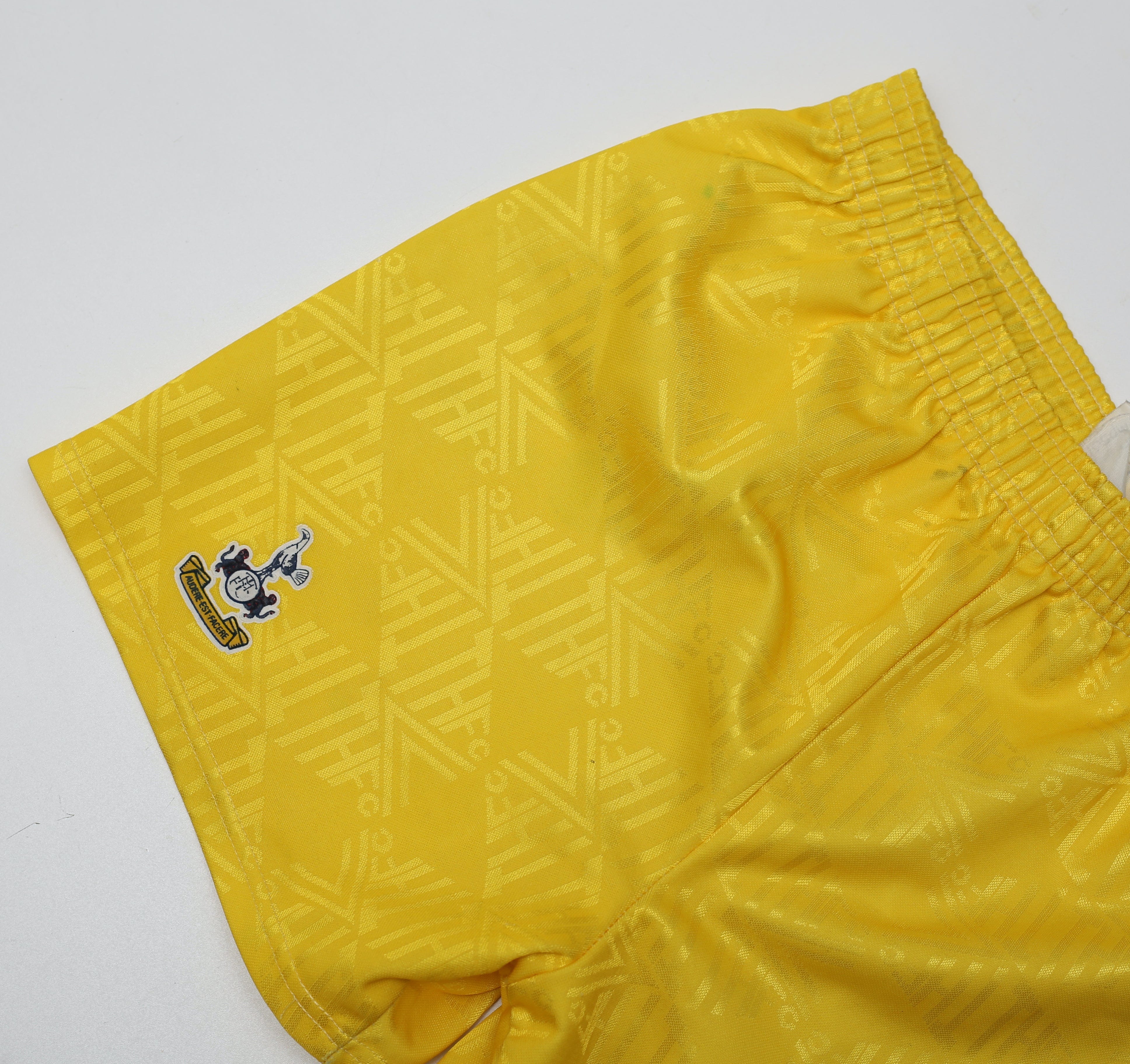 1991/95 Tottenham Hotspur Vintage Umbro Away Football Shorts (LB) - Image 4