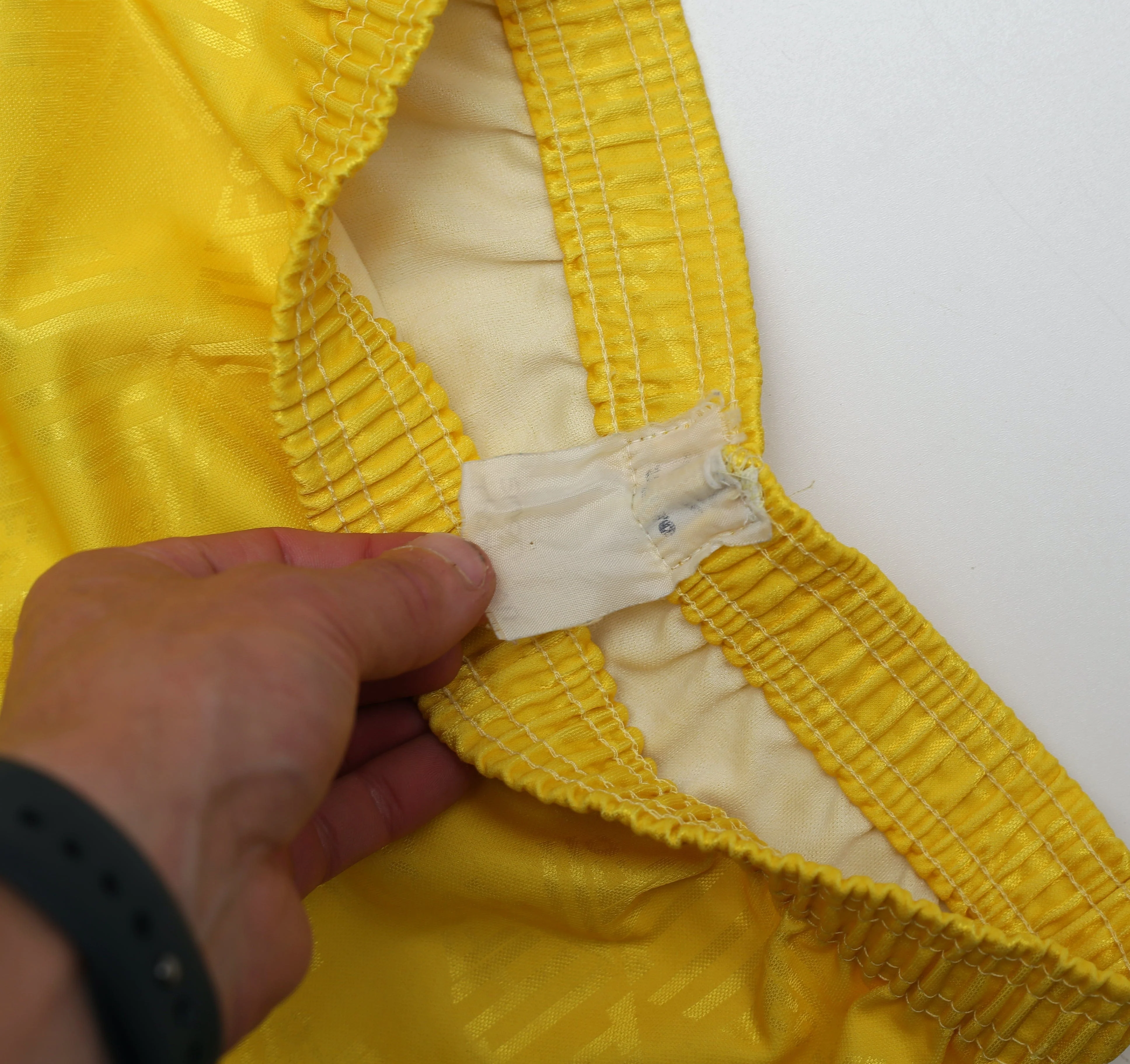 1991/95 Tottenham Hotspur Vintage Umbro Away Football Shorts (LB) - Image 5