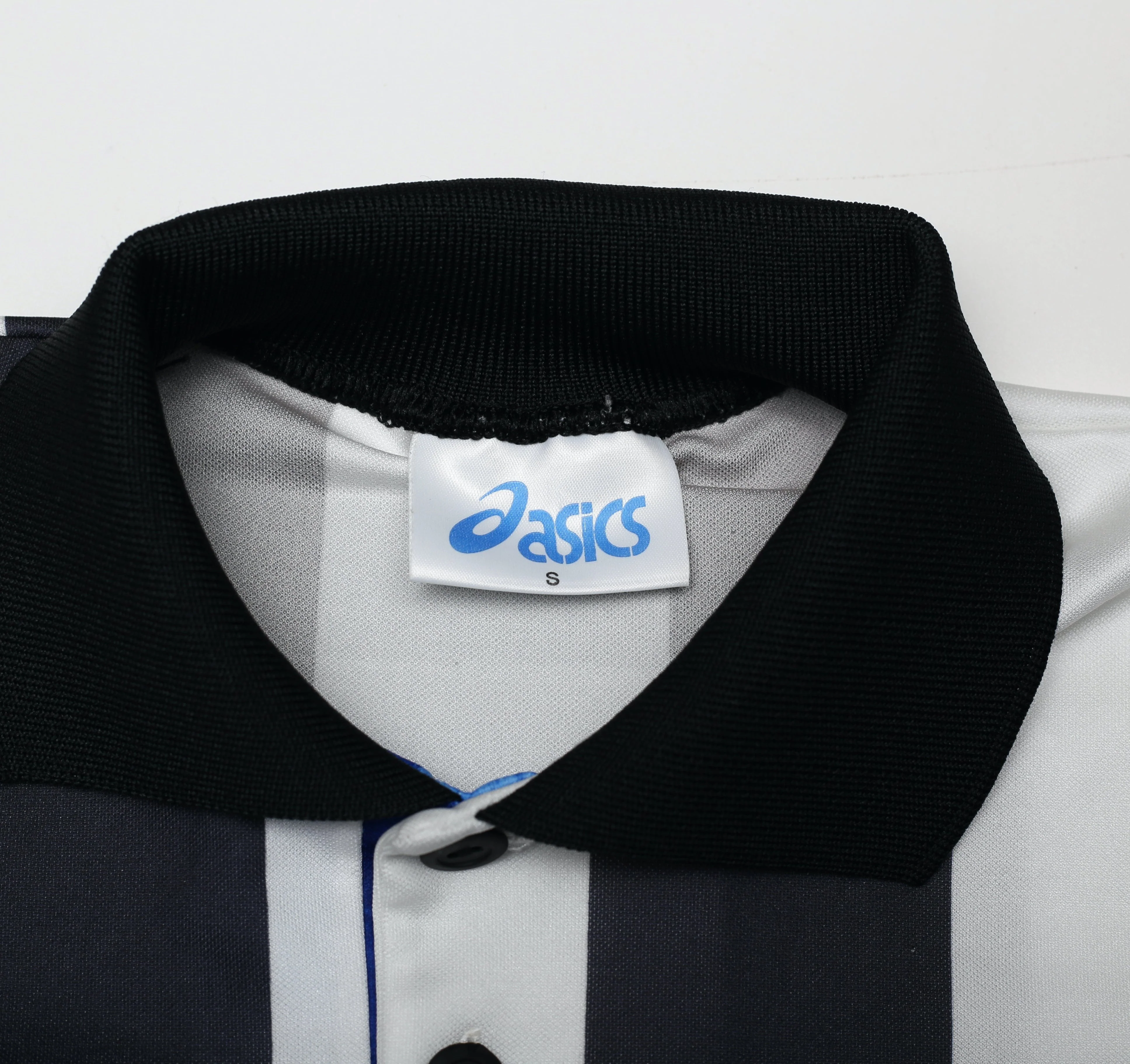 1993/95 Cole #9 Newcastle United Vintage Asics Home Football Shirt (S) - Image 8