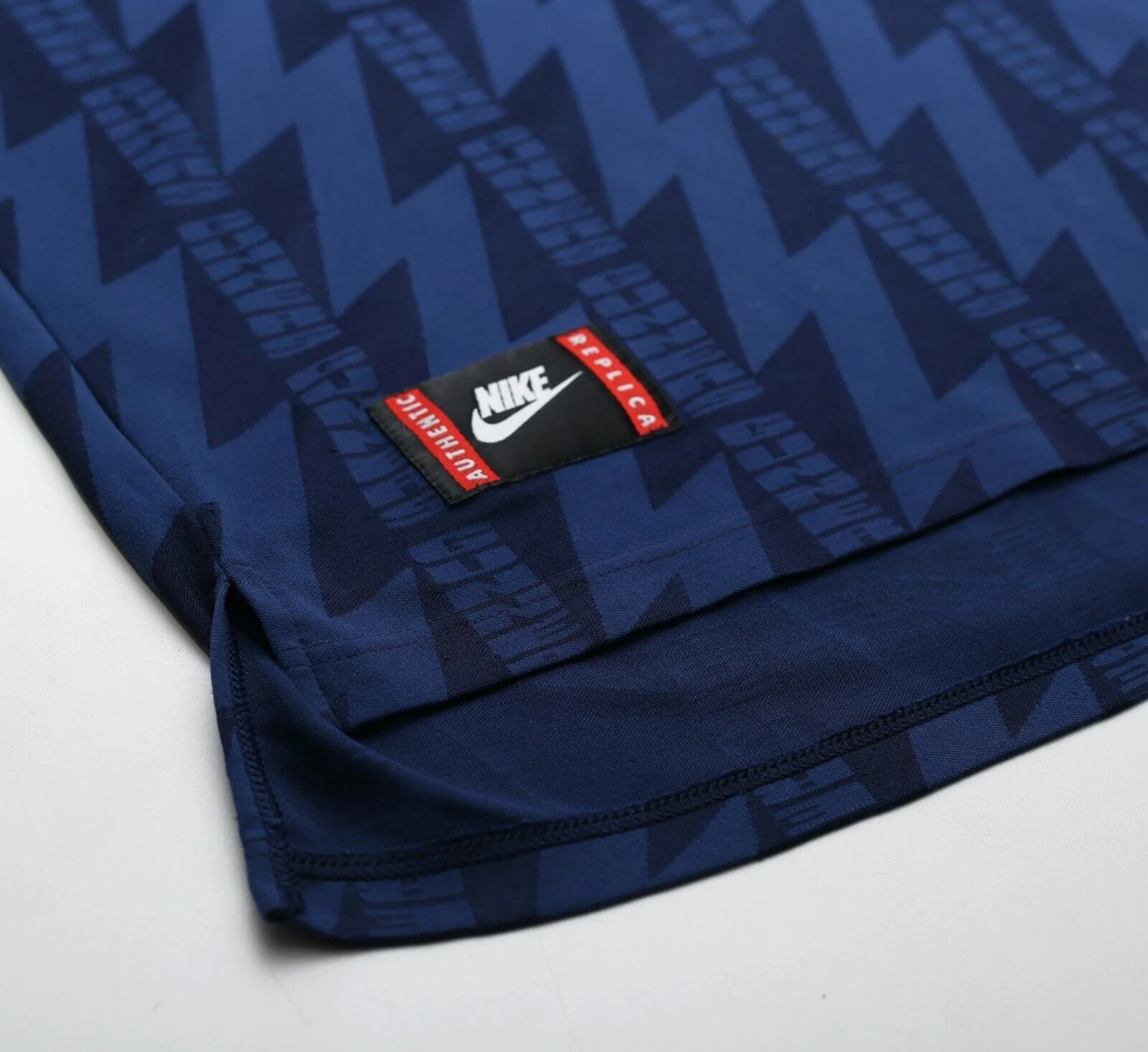 1994/95 WRIGHT #8 Arsenal Vintage Nike Away Football Shirt (L) - Image 6