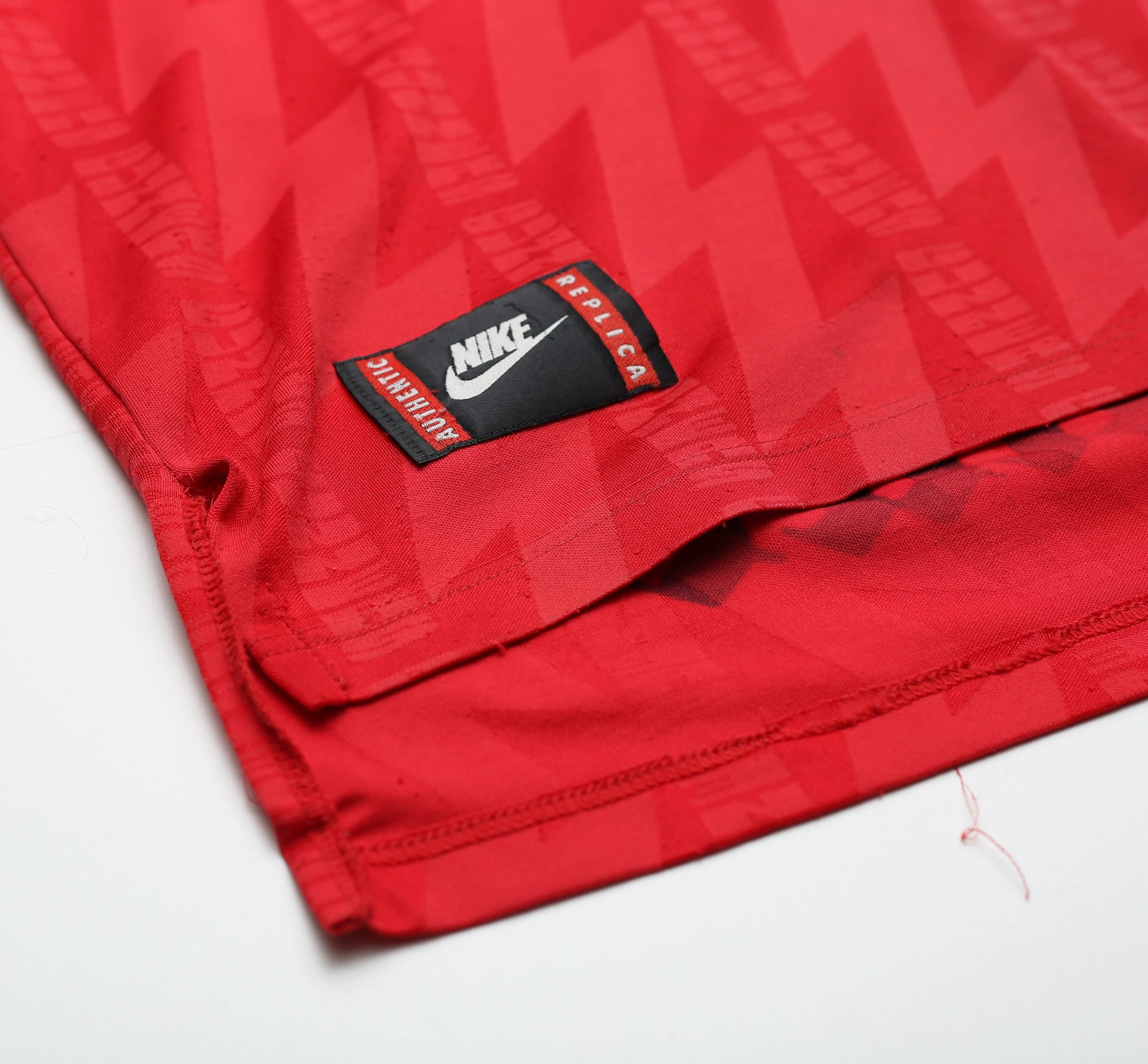 1994/96 BERGKAMP #10 Arsenal Nike Home Football Shirt (L) - Image 6