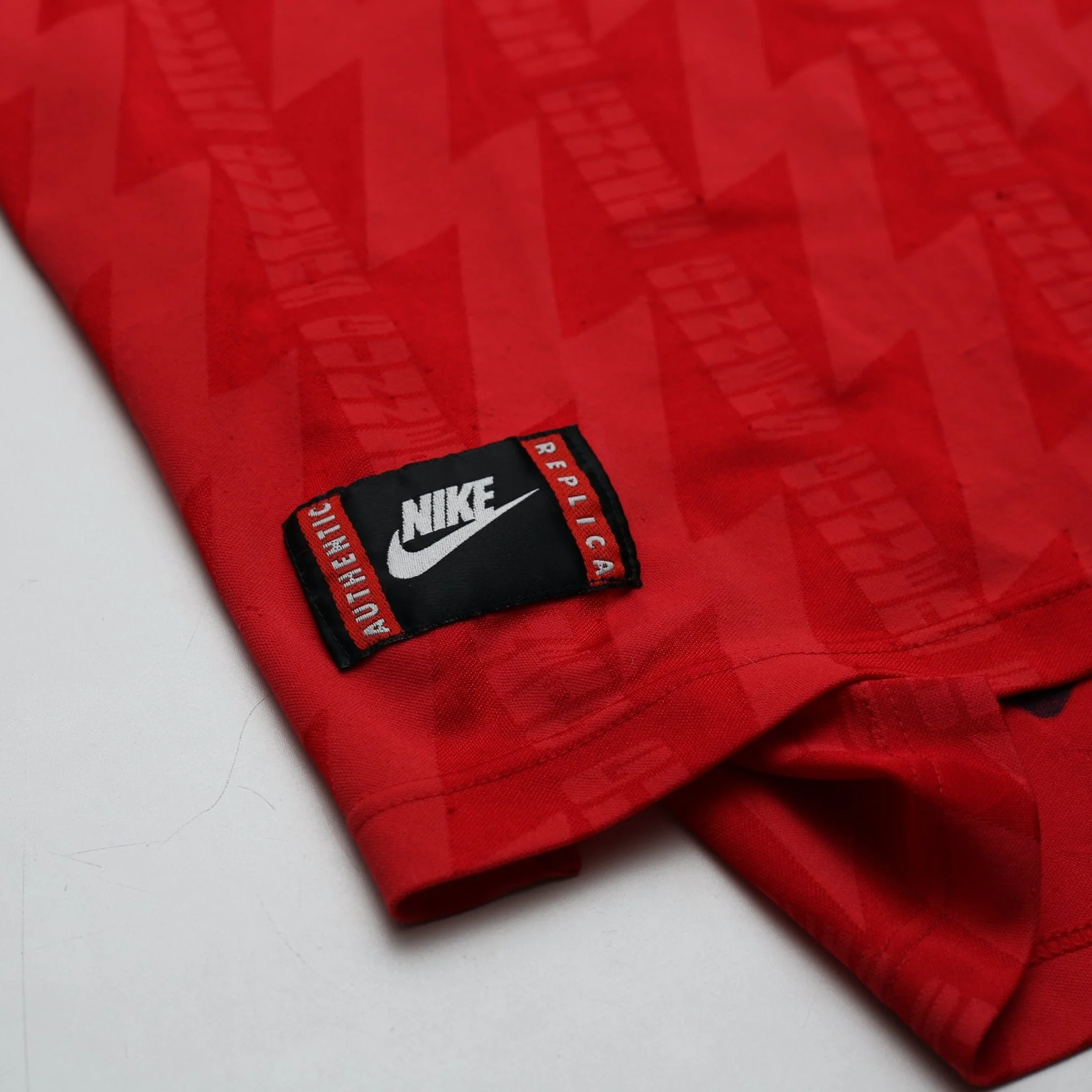 1994/96 Wright #8 Arsenal Vintage Nike Home Football Shirt (XL) - Image 9