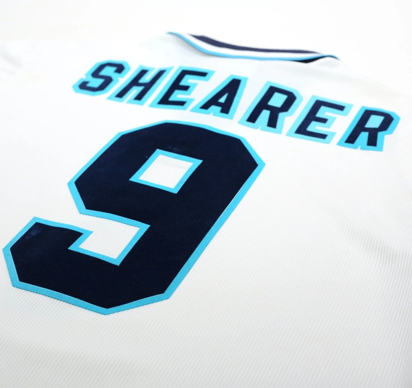 1995/97 Shearer #9 England Vintage Umbro Football Shirt (L/XL) Euro 96 - Image 7