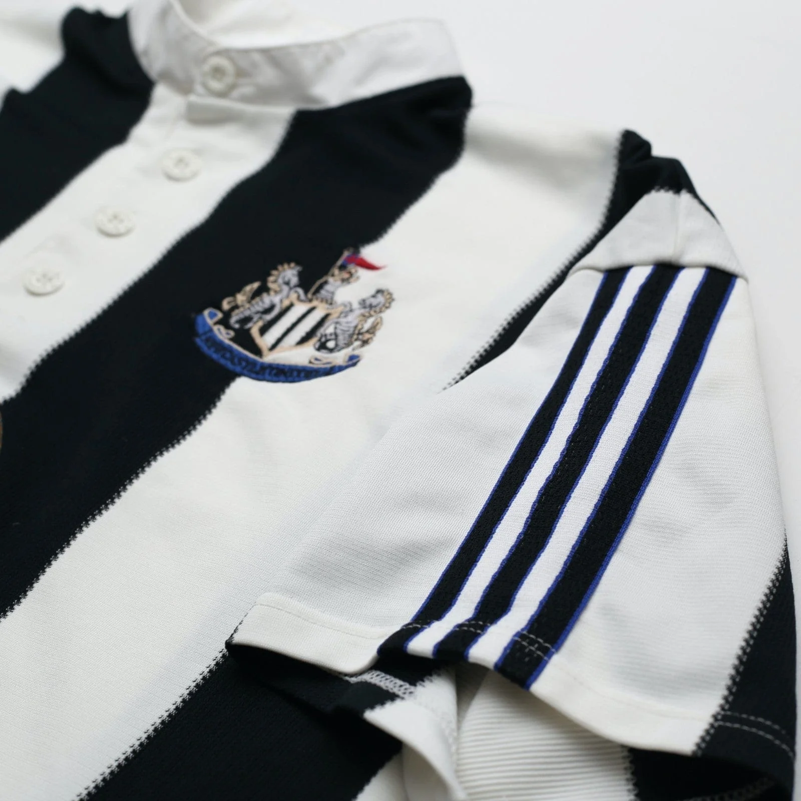 1995/97 Shearer #9 Newcastle United Vintage adidas Football Shirt (M) - Image 6