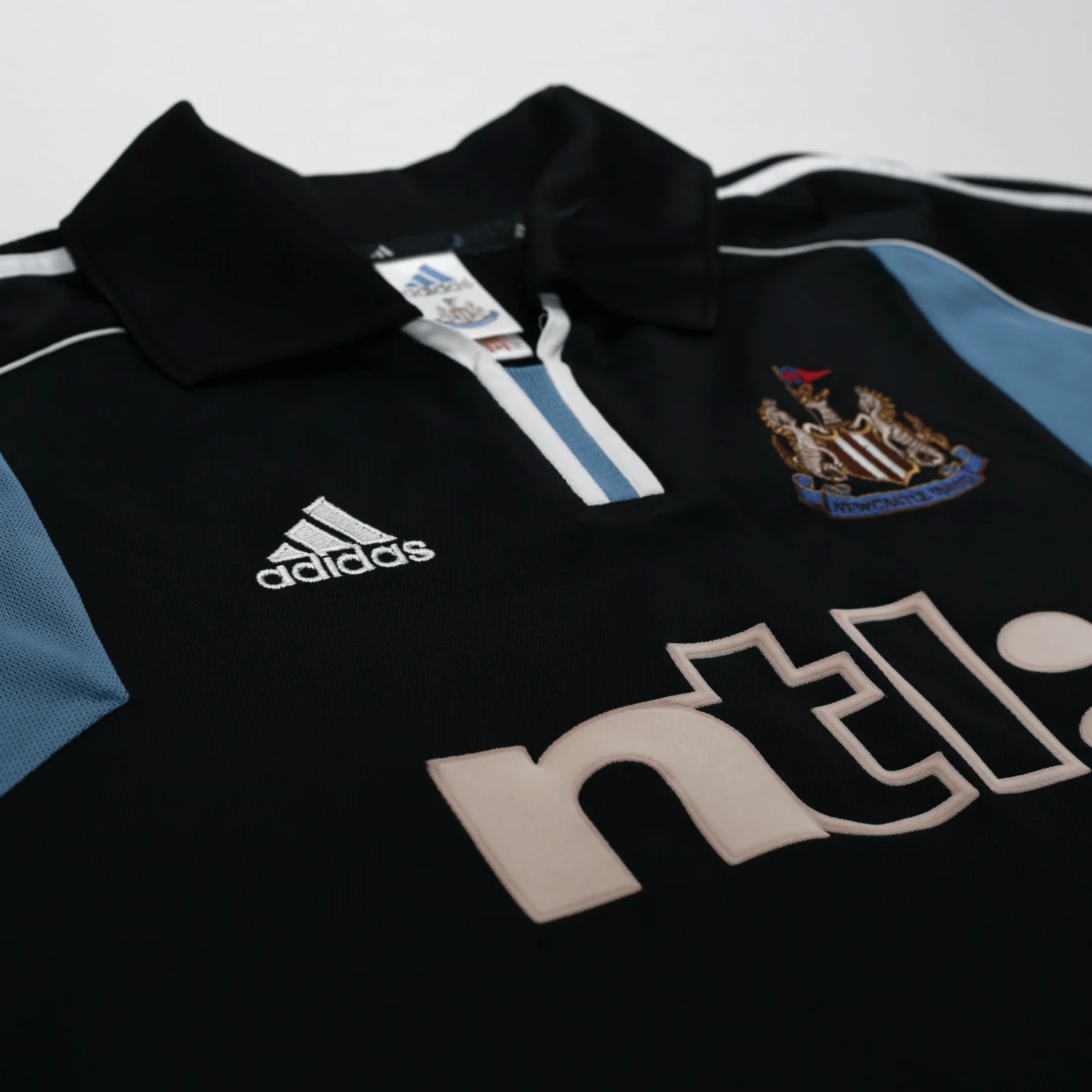 2000/01 Shearer #9 Newcastle United Vintage adidas Away Football Shirt (L) - Image 6