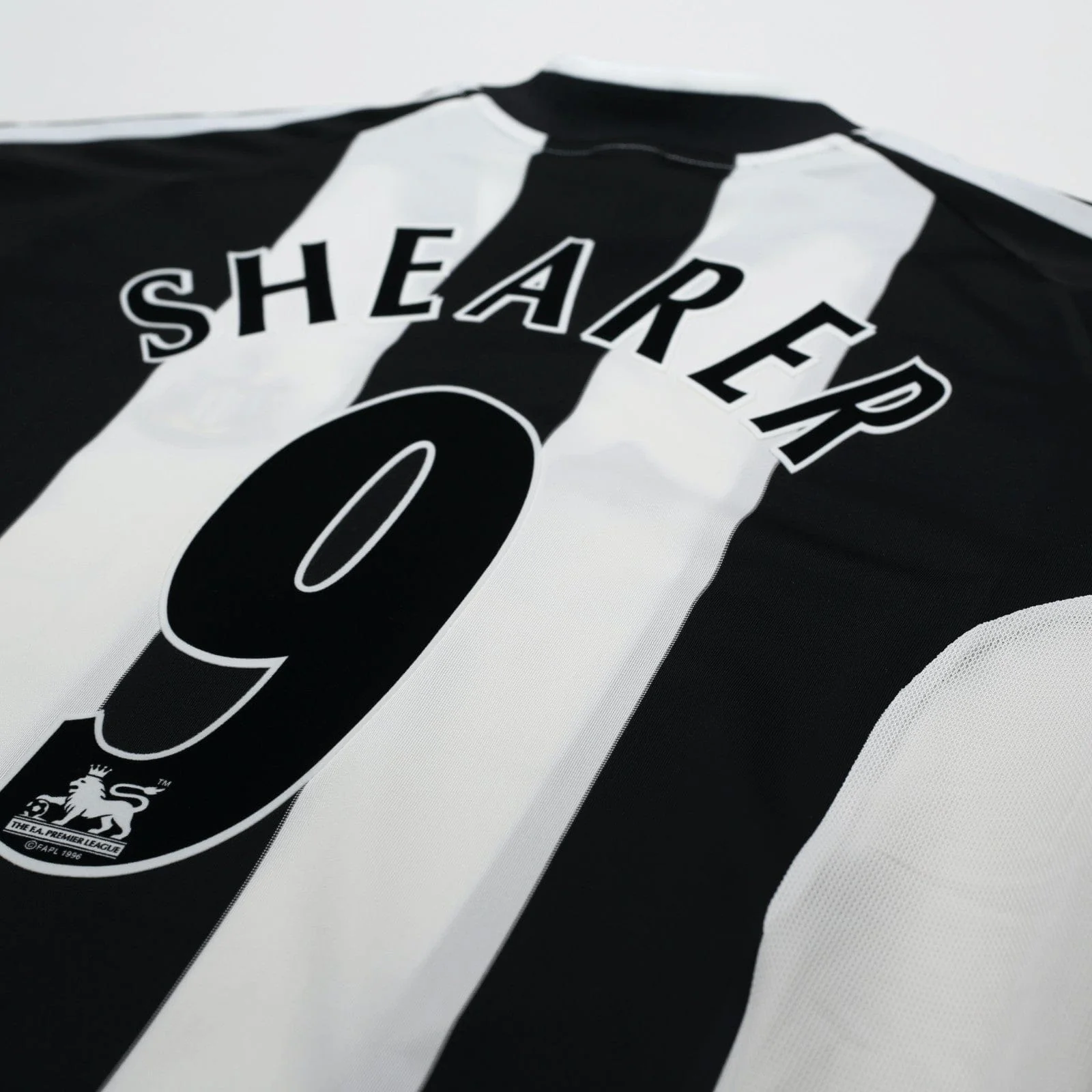 2001/03 Shearer #9 Newcastle United Vintage adidas Home Football Shirt (XL) - Image 12