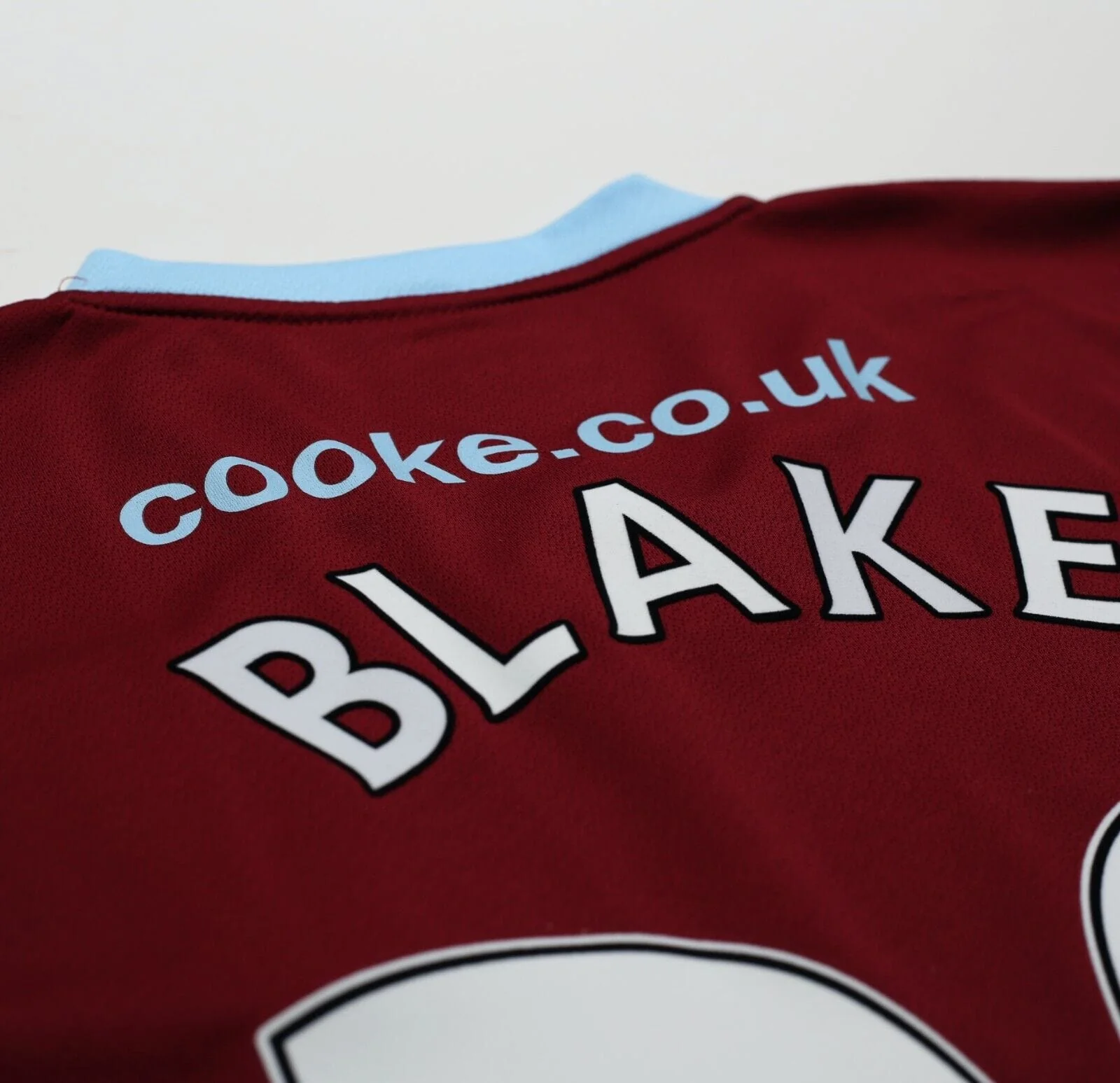 2009/10 BLAKE #20 Burnley Vintage Errea Home Football Shirt (L) - Image 11