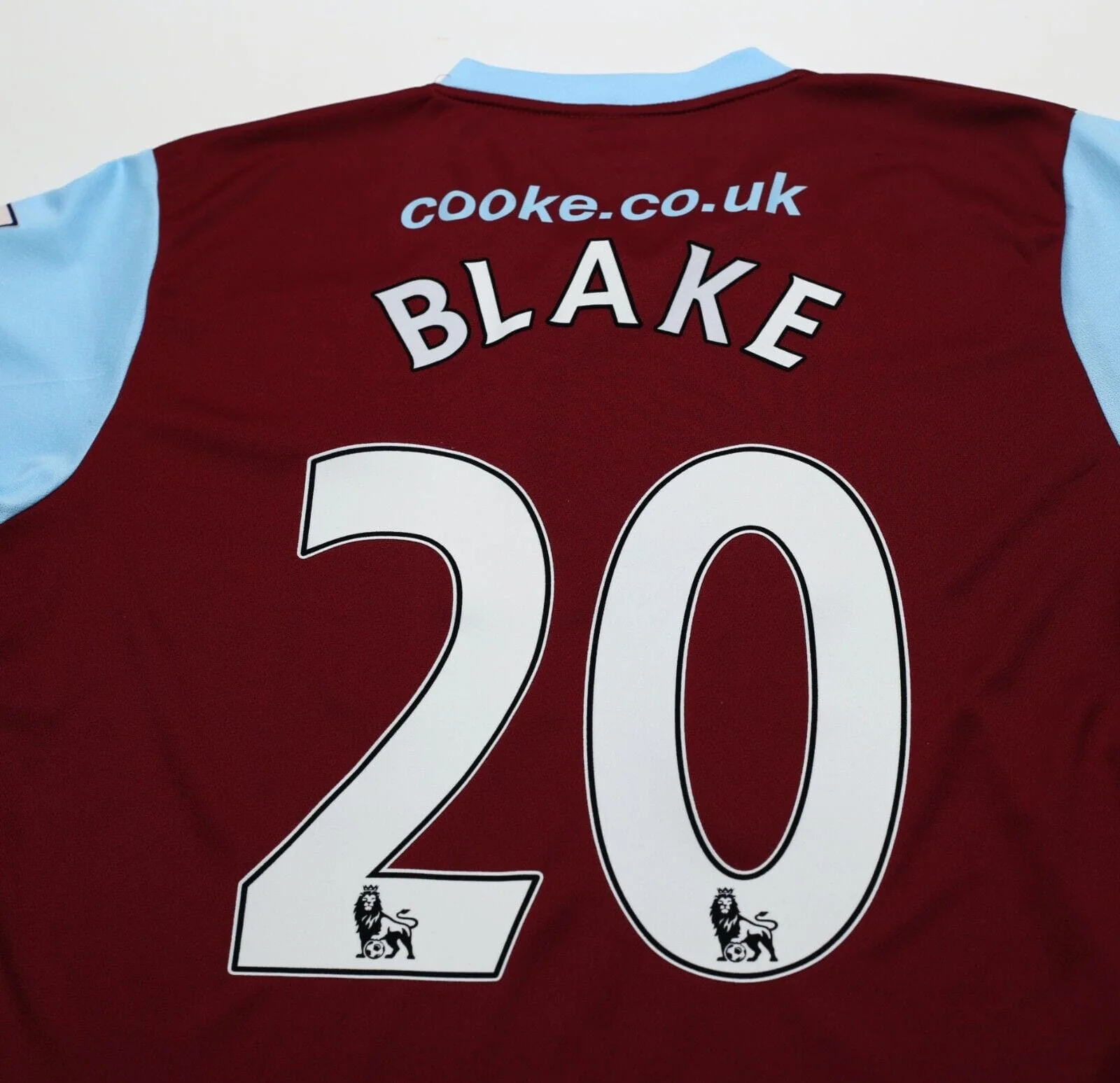 2009/10 BLAKE #20 Burnley Vintage Errea Home Football Shirt (L) - Image 8