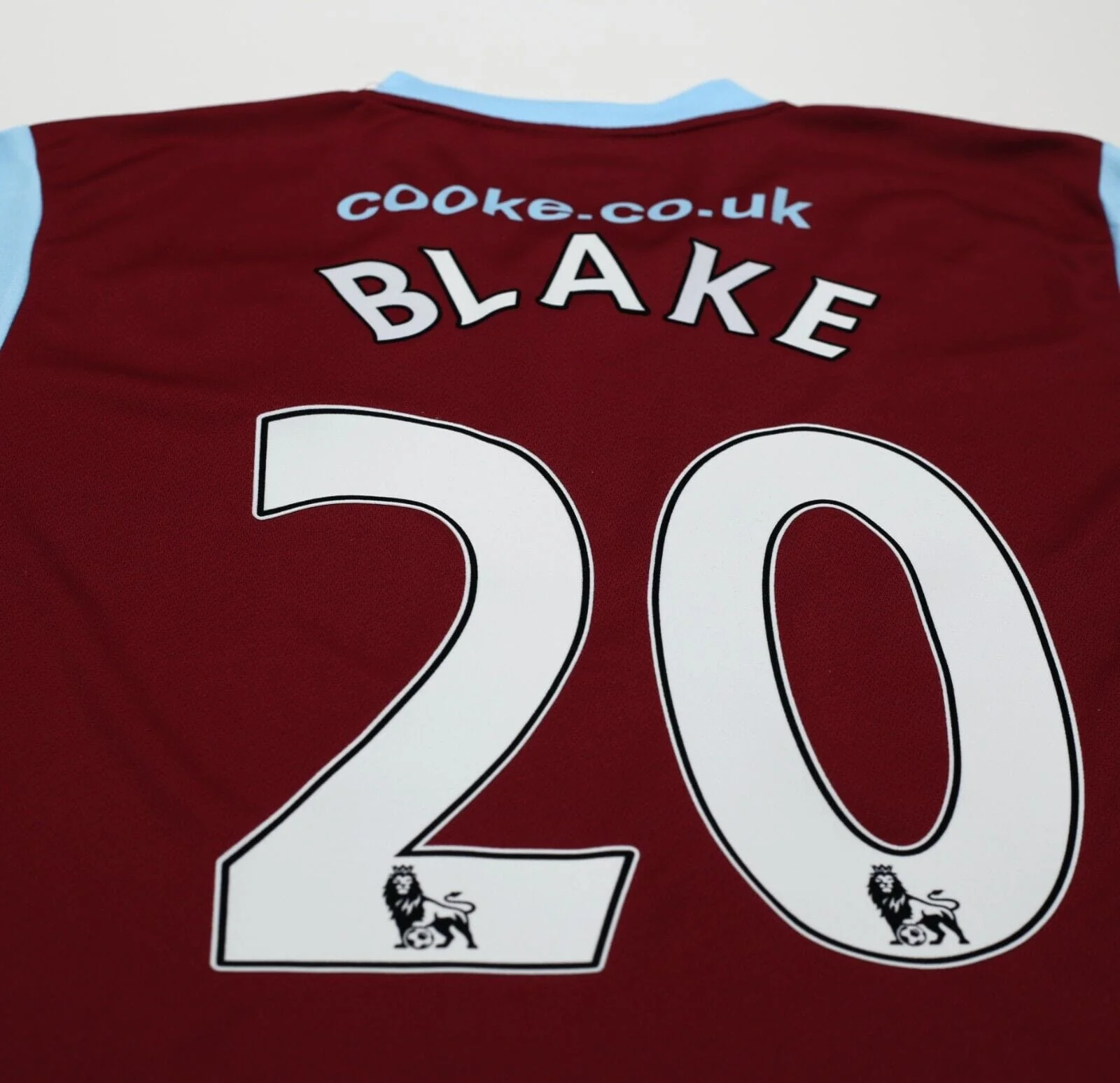 2009/10 BLAKE #20 Burnley Vintage Errea Home Football Shirt (L) - Image 9