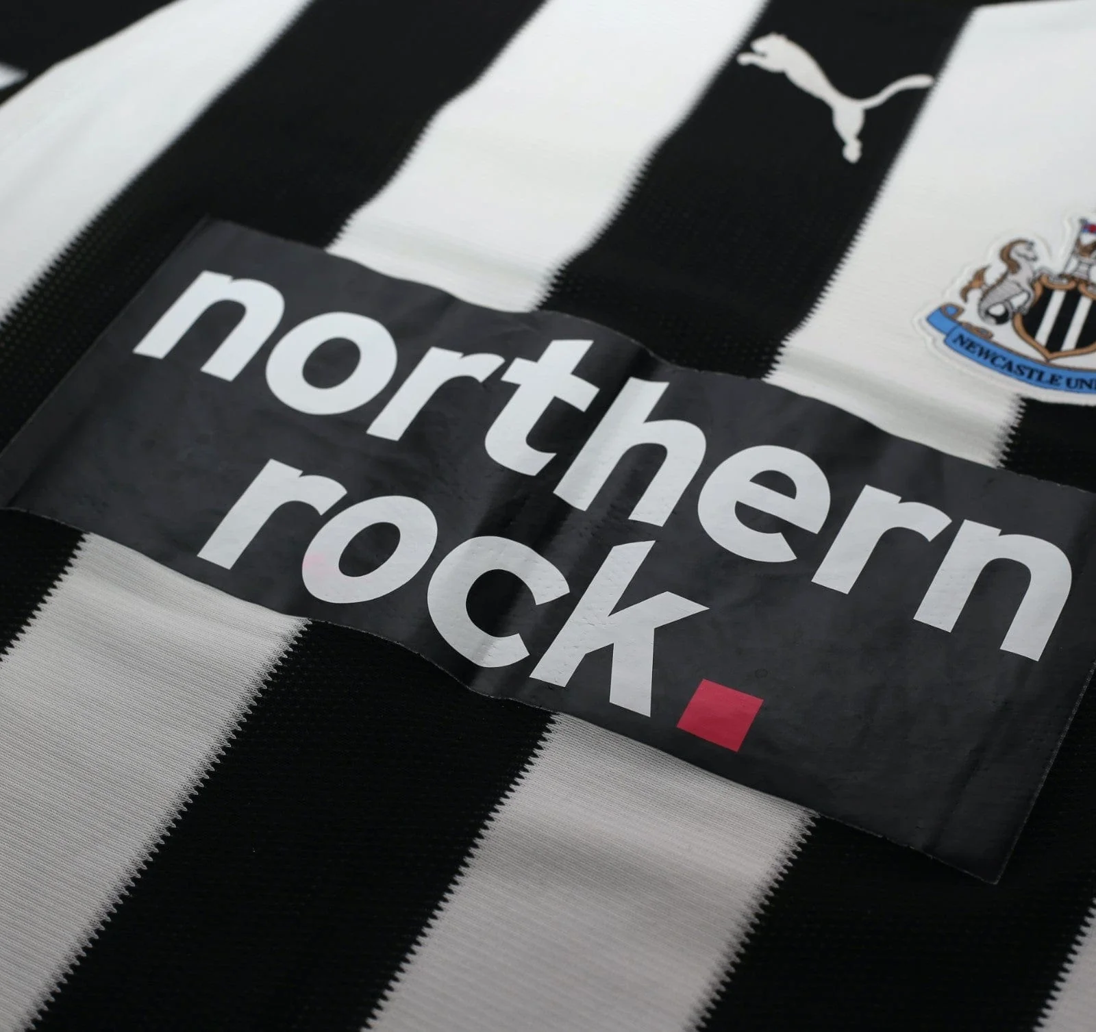 2010/11 BEN ARFA #37 Newcastle United Vintage PUMA Home Football Shirt (S) - Image 13