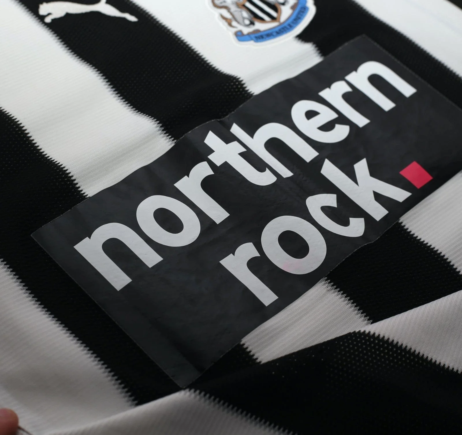 2010/11 BEN ARFA #37 Newcastle United Vintage PUMA Home Football Shirt (S) - Image 14