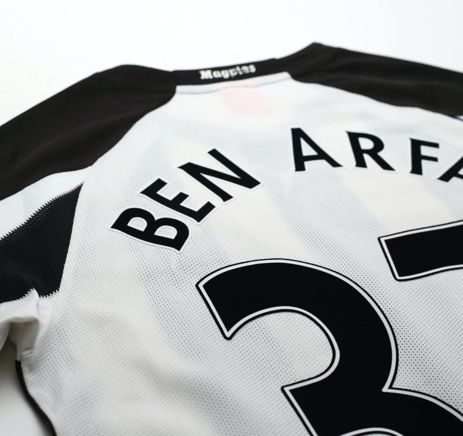2010/11 BEN ARFA #37 Newcastle United Vintage PUMA Home Football Shirt (S) - Image 3