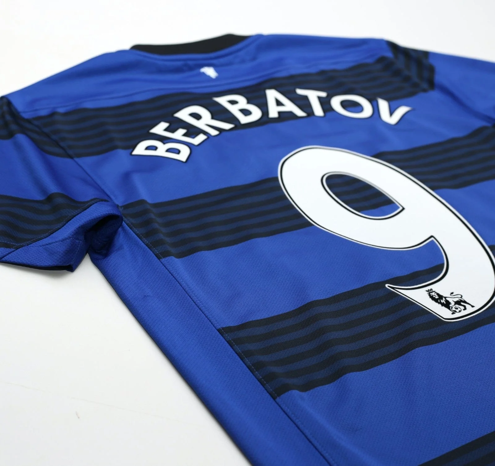 2011/13 BERBATOV #9 Manchester United Vintage Away Home Football Shirt (M) - Image 12