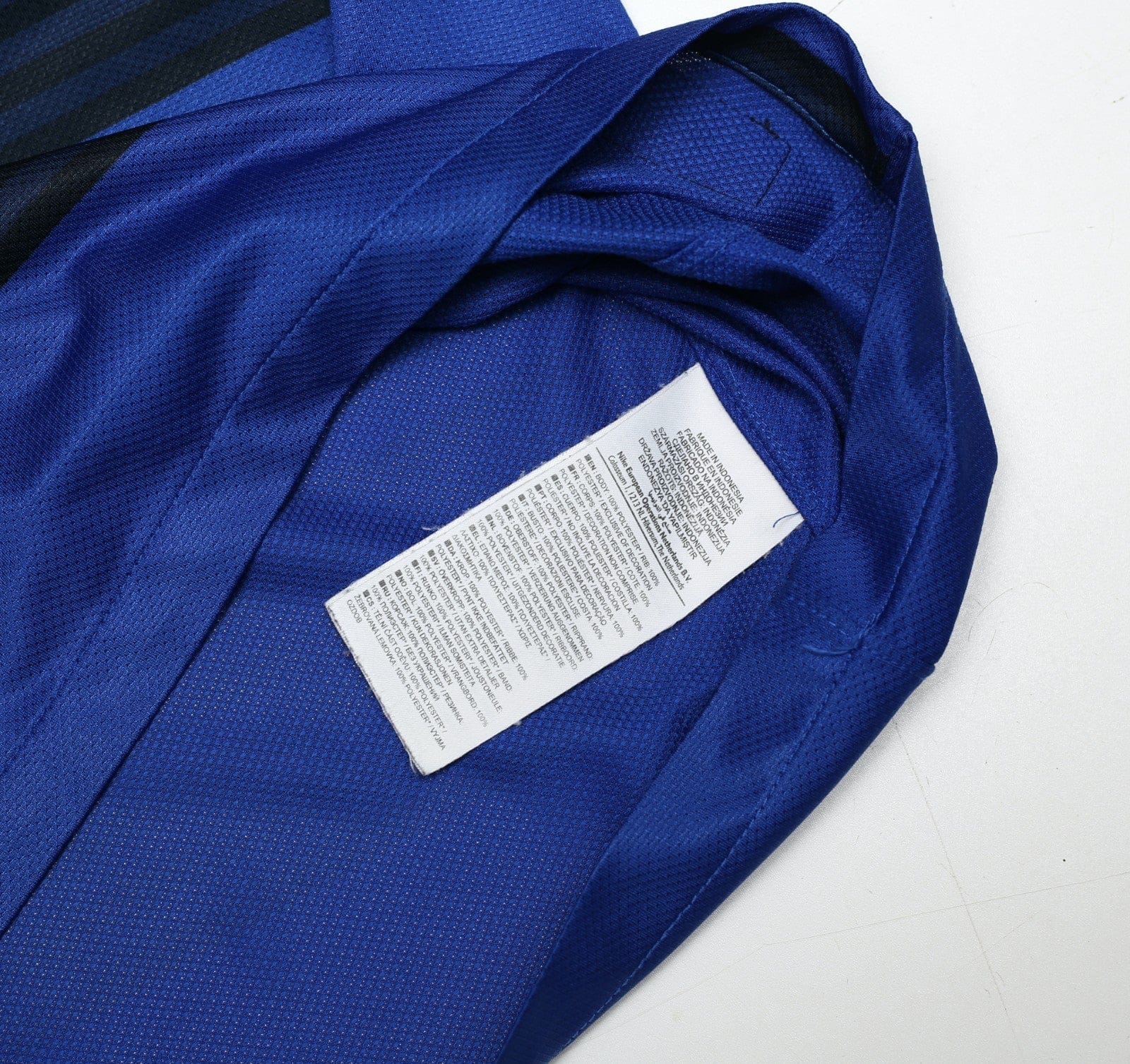 2011/13 BERBATOV #9 Manchester United Vintage Away Home Football Shirt (M) - Image 13