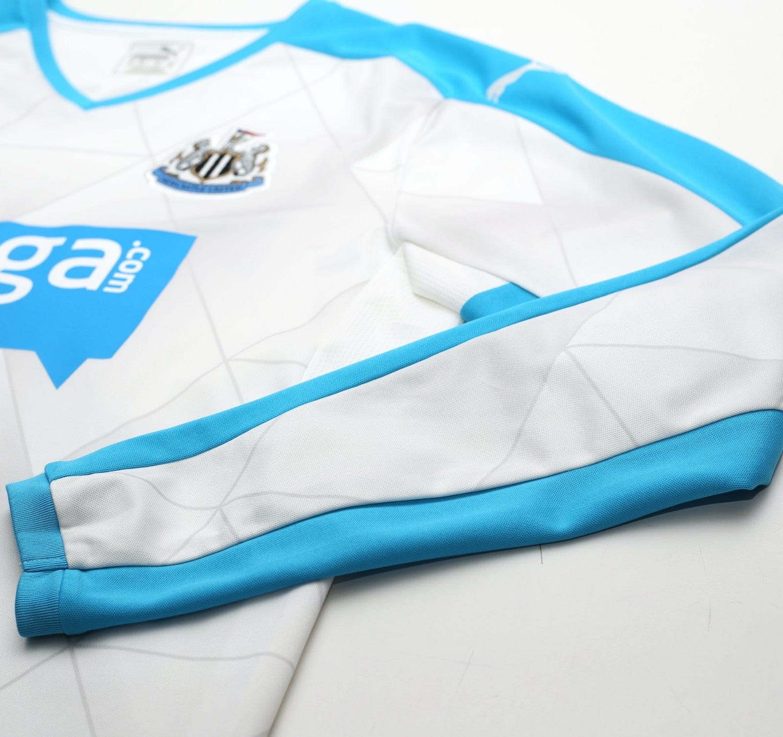 2015/16 TIOTE #24 Newcastle Utd Vintage PUMA Long Sleeve Away Football Shirt (M) - Image 7